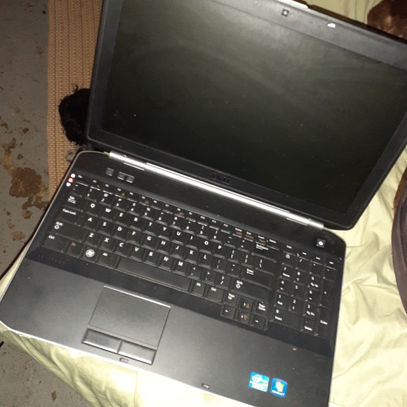 Laptop - Picture 2 of 3